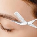 Eyebrow Trimmer Kit Eyebrow Razors and Eyebrow Scissors White Eyebrow Shaper Grooming Beauty Tool with Storage Bag